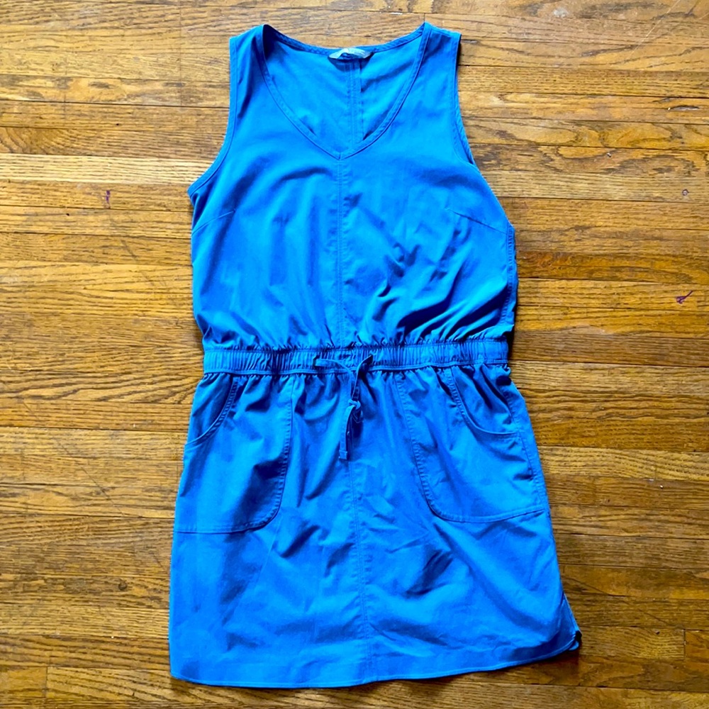 North Face lightweight summer dress with pockets!